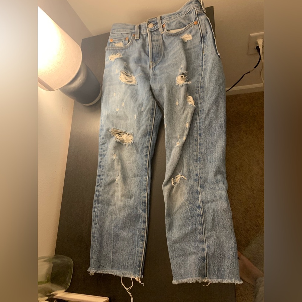 Levi distressed crop jeans